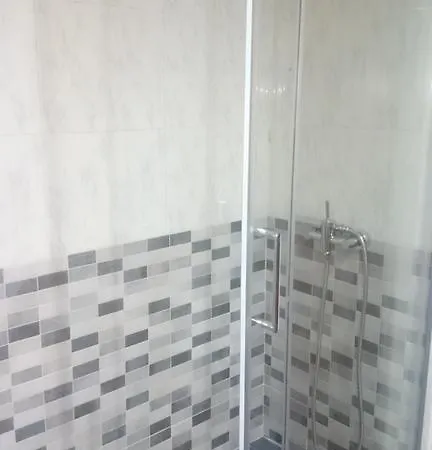 Plaza Del Oeste 4 Dormitorios, 2 Banos , Parking Lejlighed