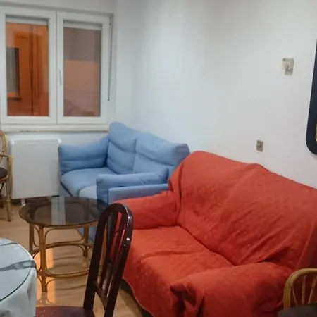 Plaza Del Oeste 4 Dormitorios, 2 Banos , Parking Lejlighed *