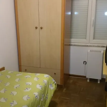 Apartman Plaza Del Oeste 4 Dormitorios, 2 Banos , Parking *