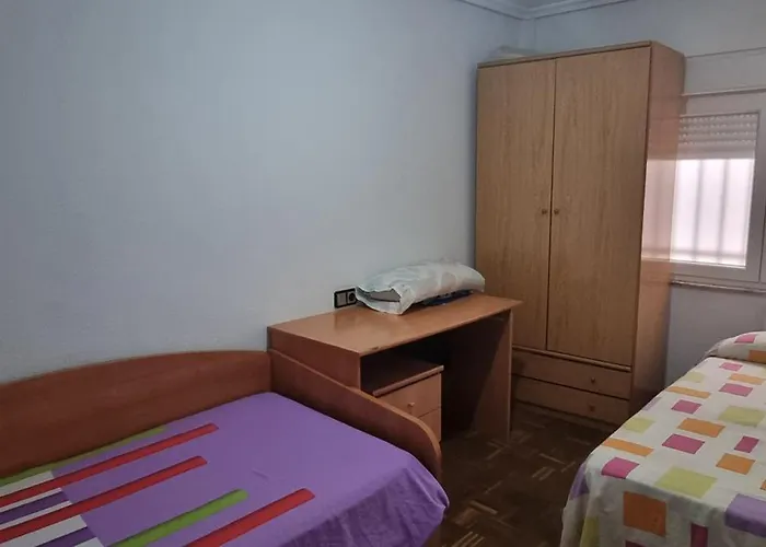 Plaza Del Oeste 4 Dormitorios, 2 Banos , Parking Appartamento *