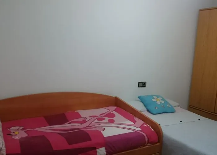 Plaza Del Oeste 4 Dormitorios, 2 Banos , Parking Διαμέρισμα