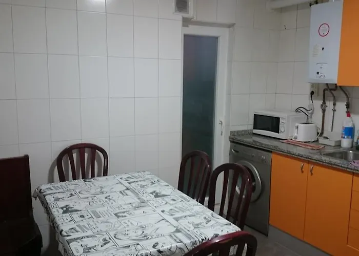 Plaza Del Oeste 4 Dormitorios, 2 Banos , Parking